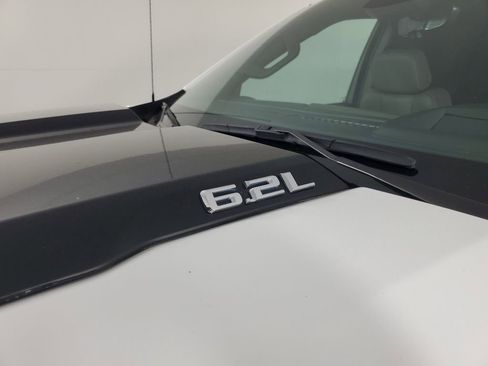 Used 2024 Chevrolet Silverado 1500 ZR2 w/ Technology Package image 13