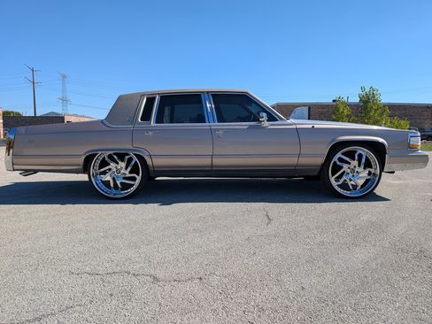 Used 1990 Cadillac Brougham image 27