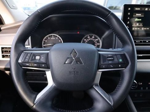 Used 2025 Mitsubishi Outlander SEL AWD/4WD image 12