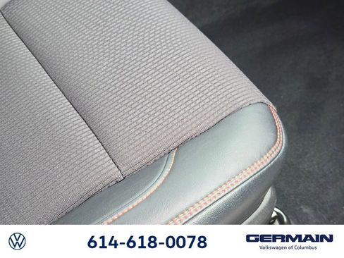 Used 2017 Toyota Camry SE image 33