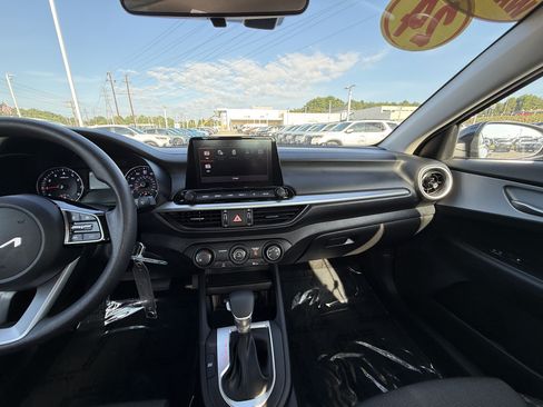 Used 2024 Kia Forte LXS FWD image 29