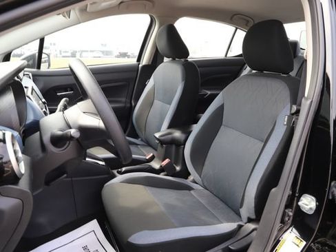Used 2025 Nissan Versa SV FWD image 12