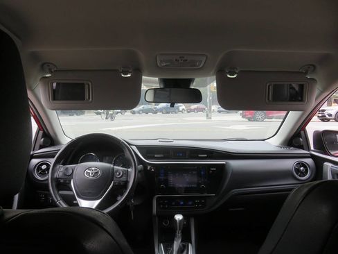 Used 2017 Toyota Corolla SE FWD image 13