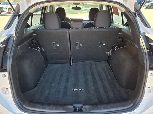Certified 2022 Nissan Kicks SV FWD image 17