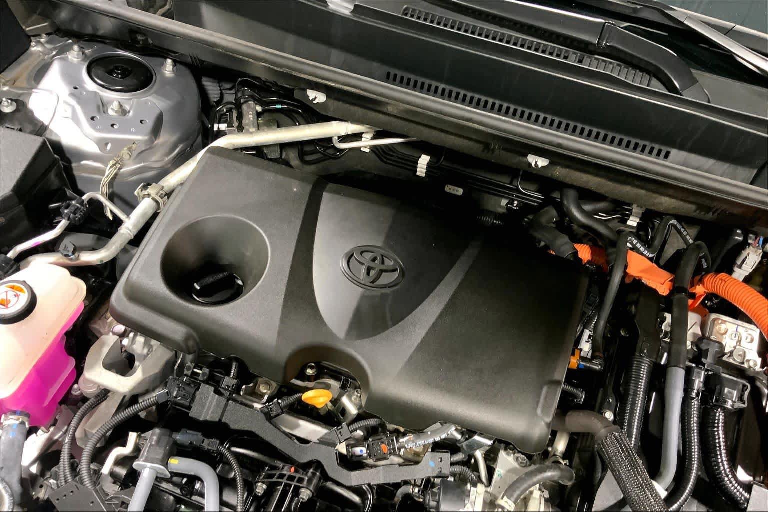 Used 2025 Toyota RAV4 XLE AWD/4WD image 33