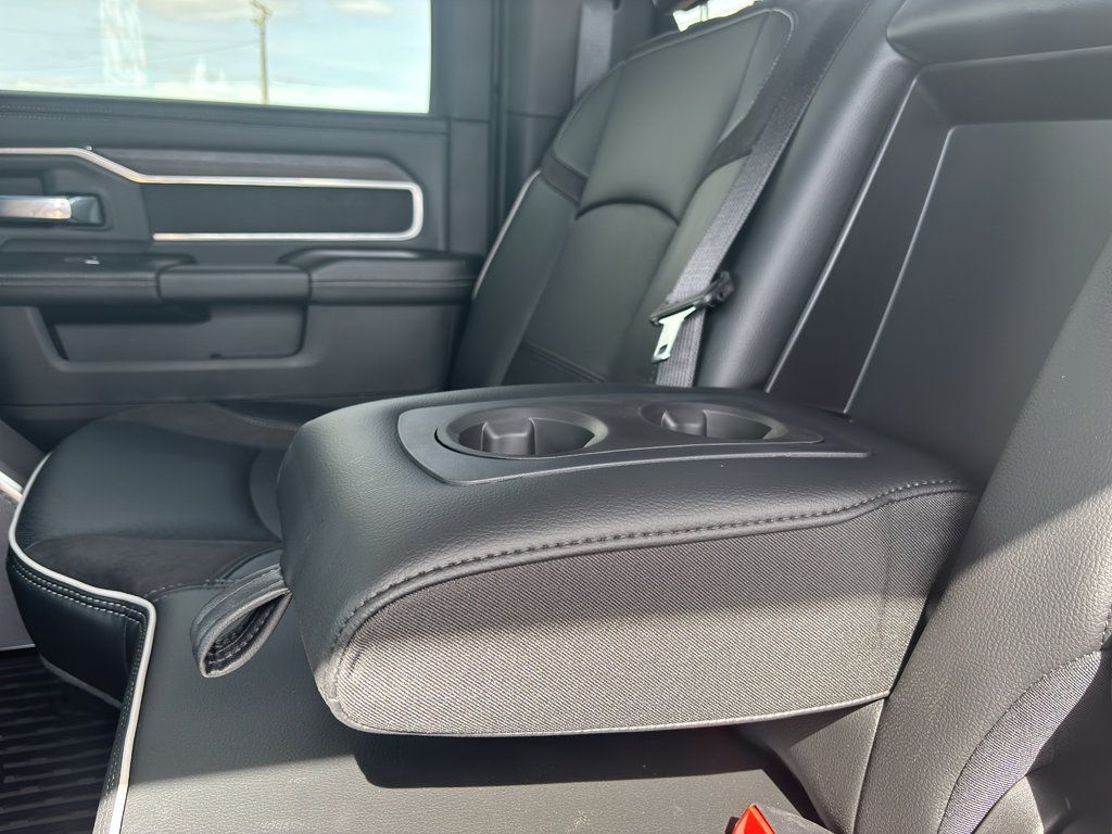 New 2026 RAM 2500 Laramie AWD/4WD image 17