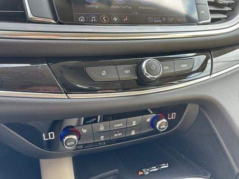 Used 2024 Buick Enclave Essence image 19