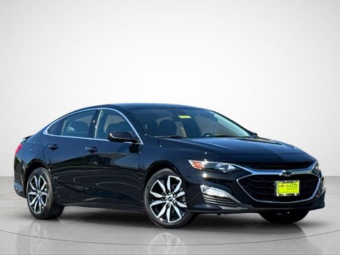 Used 2025 Chevrolet Malibu RS FWD image 2