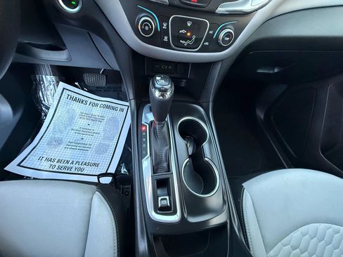 Used 2020 Chevrolet Equinox LS image 36