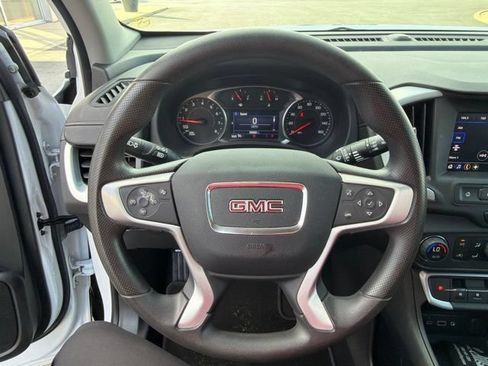 Used 2023 GMC Terrain SLE w/ Driver Convenience Package FWD image 19