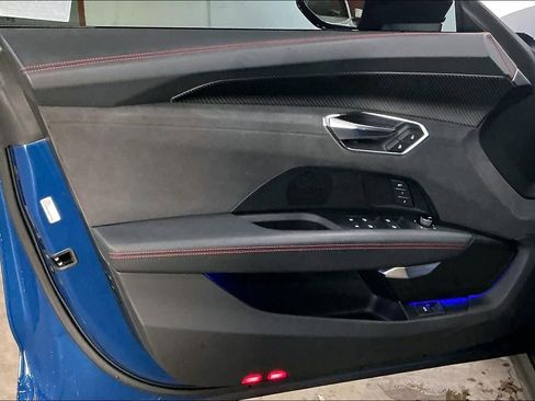 Used 2022 Audi RS e-tron GT image 24