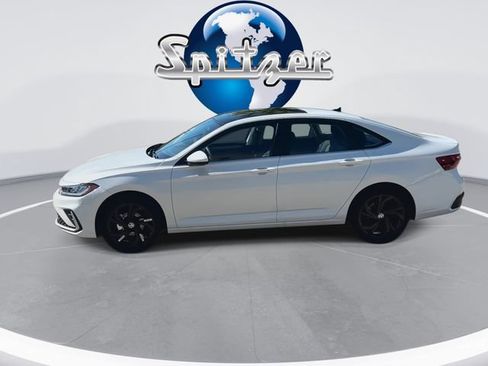 New 2026 Volkswagen Jetta SE FWD image 5