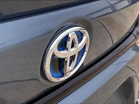 Certified 2025 Toyota Corolla SE w/ SE Premium Package image 31