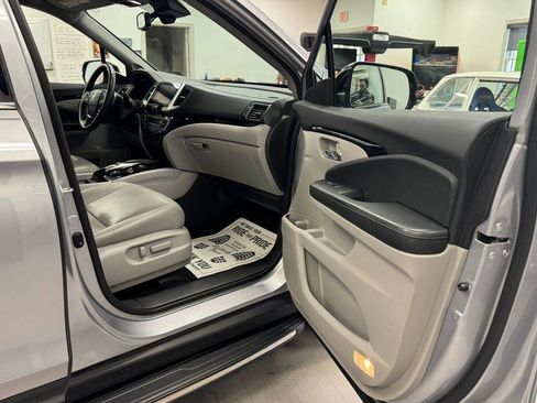 Used 2018 Honda Pilot Elite image 12