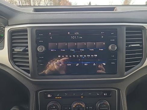 Used 2021 Volkswagen Atlas Cross Sport SE image 22