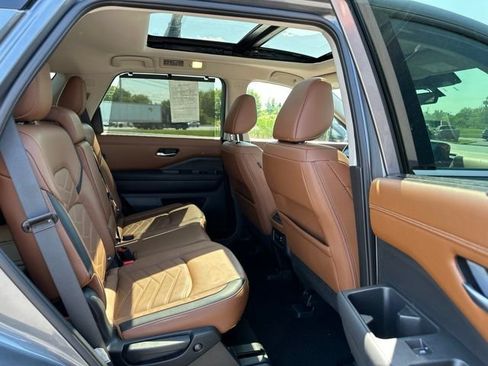 Certified 2024 Nissan Pathfinder Platinum w/ Black Appearance Package AWD/4WD image 27