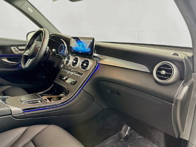 Used 2021 Mercedes-Benz GLC 300 4MATIC image 31