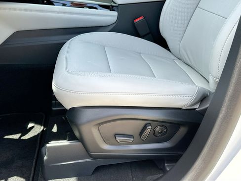 New 2026 Ford Explorer Platinum w/ LUX Leather Package AWD/4WD image 14
