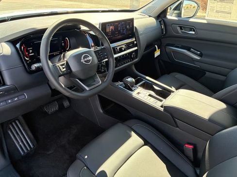 New 2026 Nissan Pathfinder SL w/ SL Premium Package FWD image 10