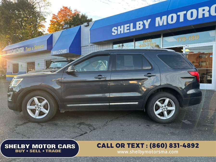 Used 2017 Ford Explorer XLT w/ Equipment Group 201A AWD/4WD image 8