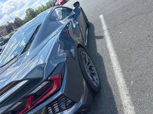 Used 2021 Chevrolet Corvette Stingray Coupe w/ Z51 Performance Package RWD image 5
