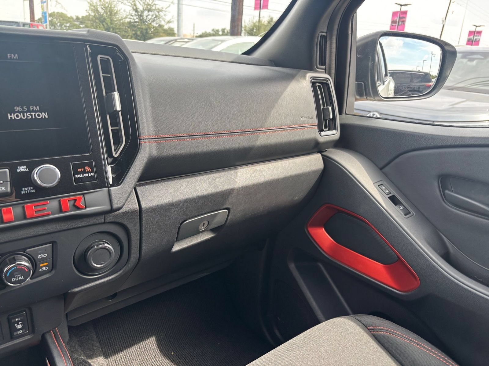 Used 2026 Nissan Frontier PRO-4X AWD/4WD image 34