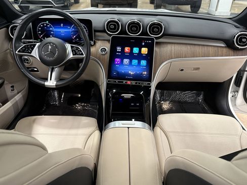 Used 2025 Mercedes-Benz C 300 Sedan image 23