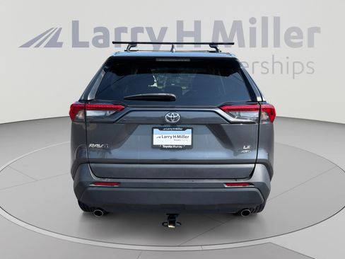 Certified 2022 Toyota RAV4 LE AWD/4WD image 4