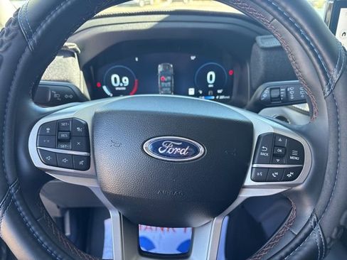 Used 2025 Ford Explorer Active image 11