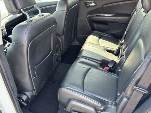 Used 2011 Dodge Journey Lux image 12