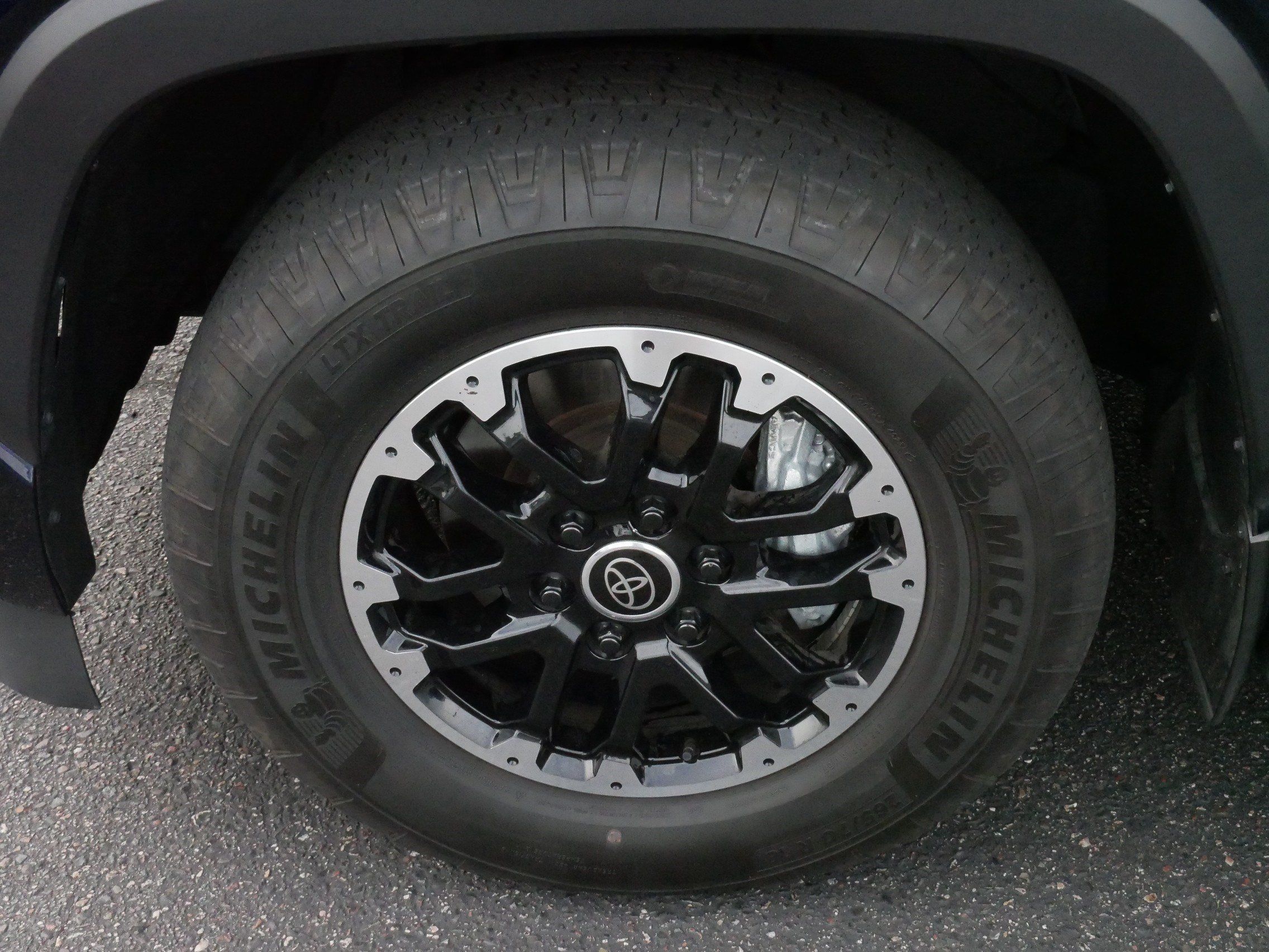 Used 2024 Toyota Sequoia SR5 w/ SR5 Premium Package AWD/4WD image 15