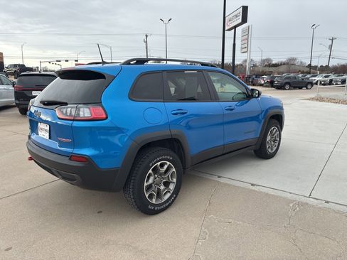 Used 2022 Jeep Cherokee Trailhawk w/ Comfort/Convenience Group image 8