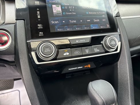 Certified 2017 Honda Civic EX image 32