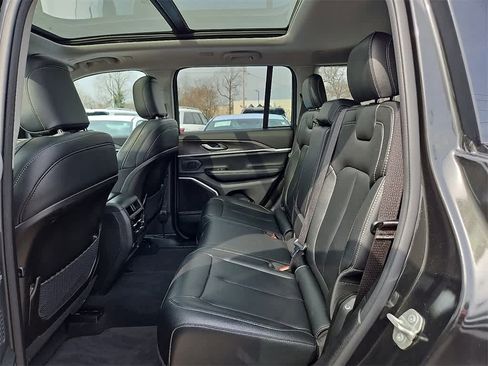 Used 2024 Jeep Grand Cherokee Limited 4xe image 9