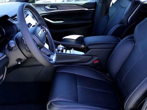 New 2025 Jeep Grand Cherokee Overland w/ Luxury Tech Group IV image 9