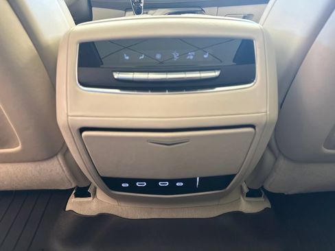 Used 2022 Cadillac Escalade Sport Platinum AWD/4WD image 18