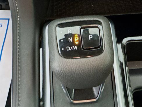 Used 2024 Nissan Pathfinder SV FWD image 21