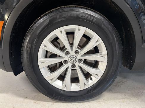 Used 2018 Volkswagen Tiguan SE image 25
