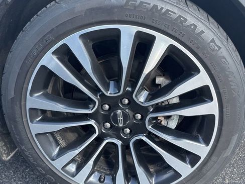 Used 2019 Lincoln MKC Reserve image 6