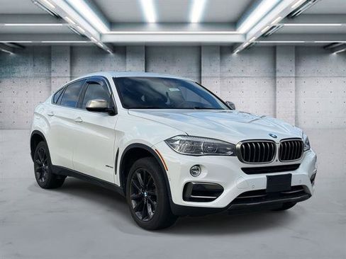 Used 2019 BMW X6 xDrive50i w/ Executive Package image 2