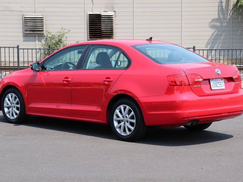 Used 2012 Volkswagen Jetta SE FWD image 6