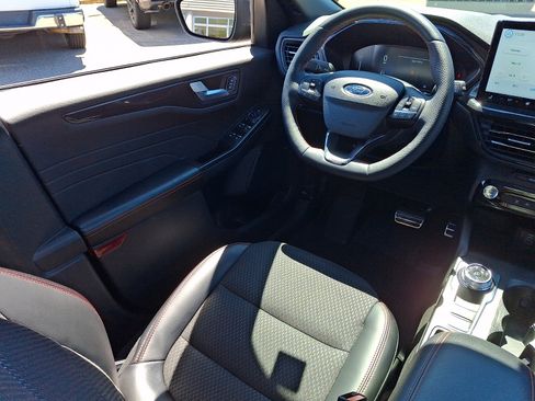 Certified 2024 Ford Escape ST-Line w/ Tech Pack #1 AWD/4WD image 13