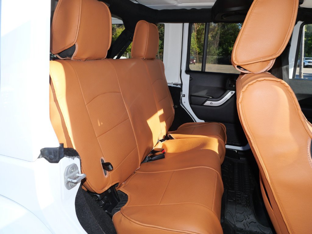 Used 2012 Jeep Wrangler Unlimited Sahara w/ Max Tow Pkg AWD/4WD image 14