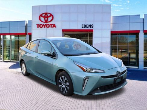 Used 2020 Toyota Prius XLE AWD/4WD image 1