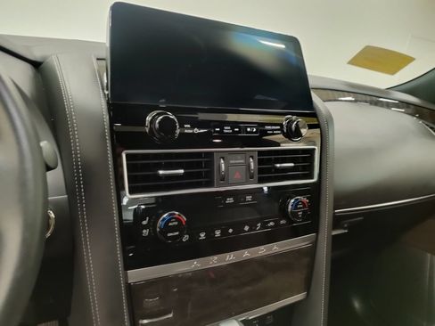 Used 2024 Nissan Armada Platinum w/ Captain's Chairs Package AWD/4WD image 16