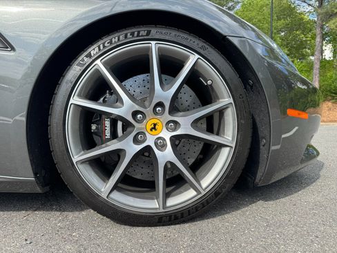 Used 2011 Ferrari California RWD image 68