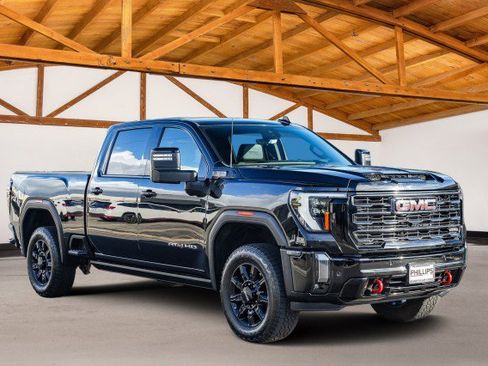 Used 2024 GMC Sierra 2500 AT4 w/ AT4 Premium Plus Package image 3
