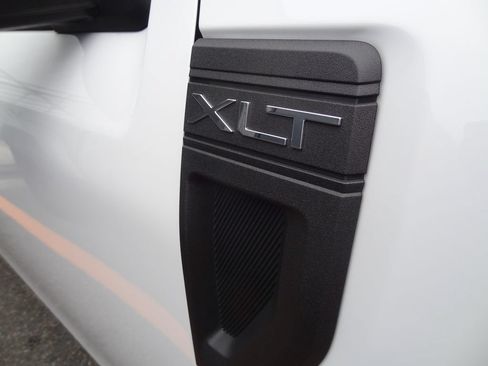Used 2024 Ford Maverick XLT w/ XLT Luxury Package FWD image 17