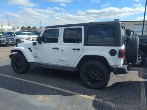 Used 2022 Jeep Wrangler Unlimited Sahara w/ Cold Weather Group image 2