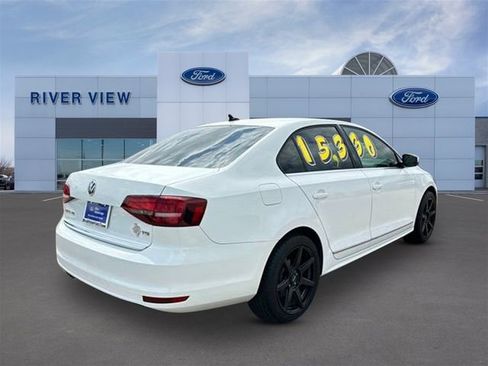 Used 2017 Volkswagen Jetta SEL FWD image 6